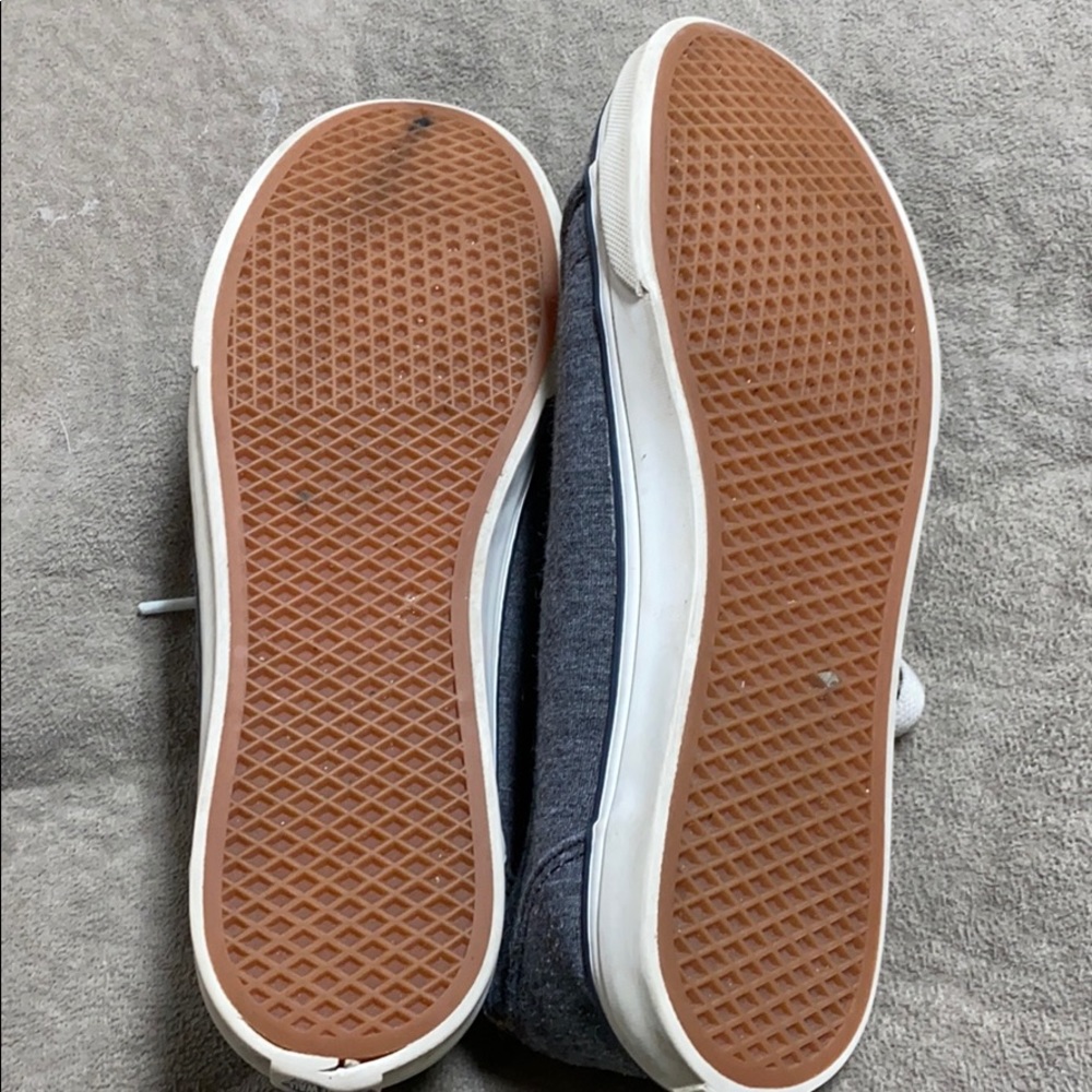 Vans - Picture 2 of 4